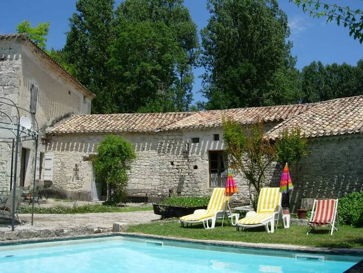 Location de vacances pour 2 personnes, avec piscine à Montaigu-de-Quercy