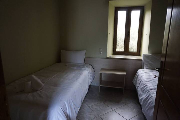 Location de vacances pour 6 personnes, avec terrasse et jardin dans Leonidion - 4