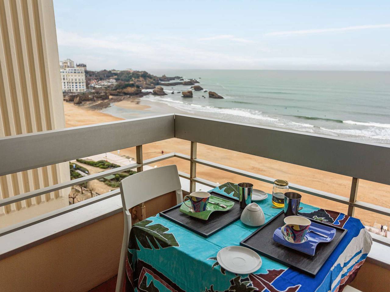 Studio entier, Studio en front de mer avec piscine et Wi-Fi à Biarritz in Biarritz, Région de Bayonne