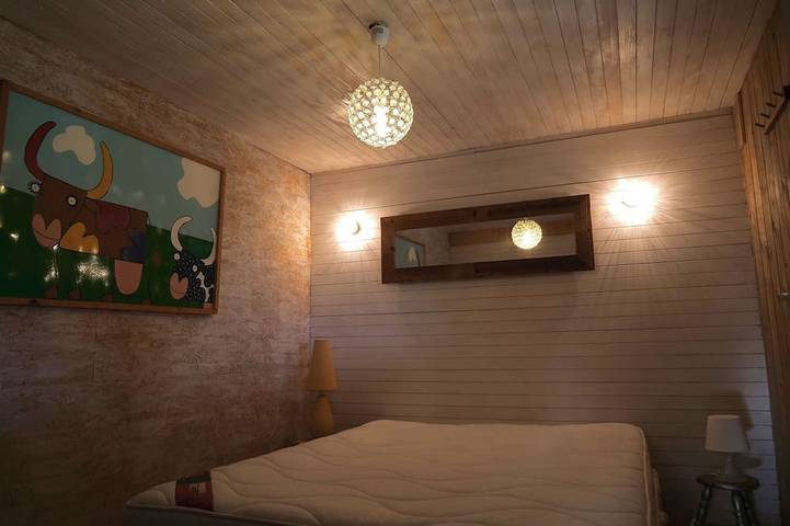 Gîte pour 8 personnes, avec jardin et balcon, animaux acceptés à Saint-Point-Lac - 2