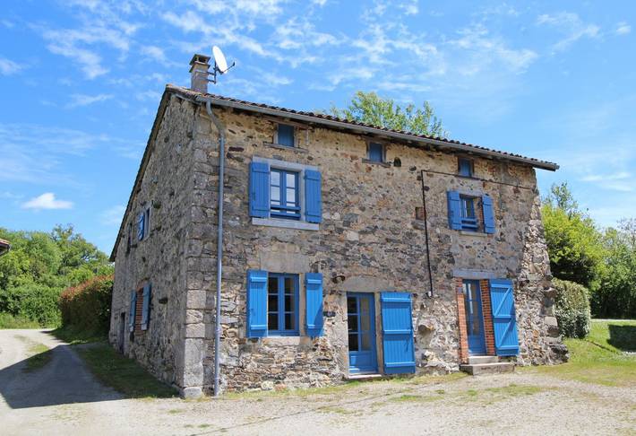 Gîte pour 5 personnes, avec Jardin et Piscine