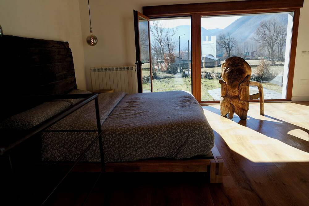Quiet design duplex with mountain views in Villablino, Cordillera Cantábrica
