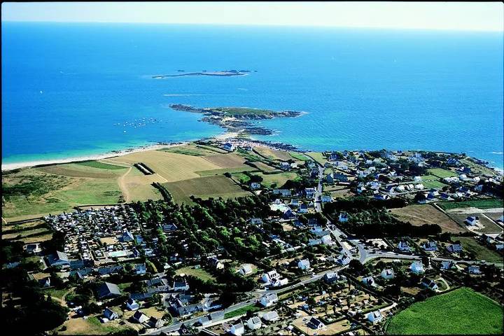 Mobil home pour 3 personnes, avec piscine, animaux acceptés à Névez - 2