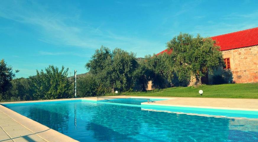 Pousada para 3 pessoas, com Varanda e Terraço e ainda Jardim and Piscina em 
