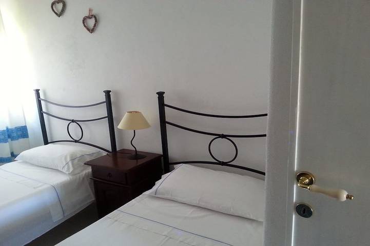 Location de vacances pour 6 personnes, avec jardin et balcon à Bosa Marina - 3