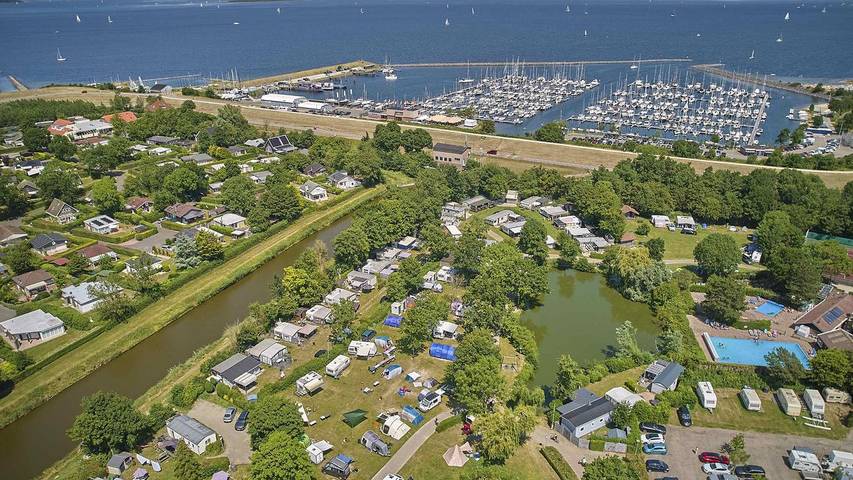 Ferienhaus für 8 Personen, mit Pool und Garten in Brouwershaven - 2