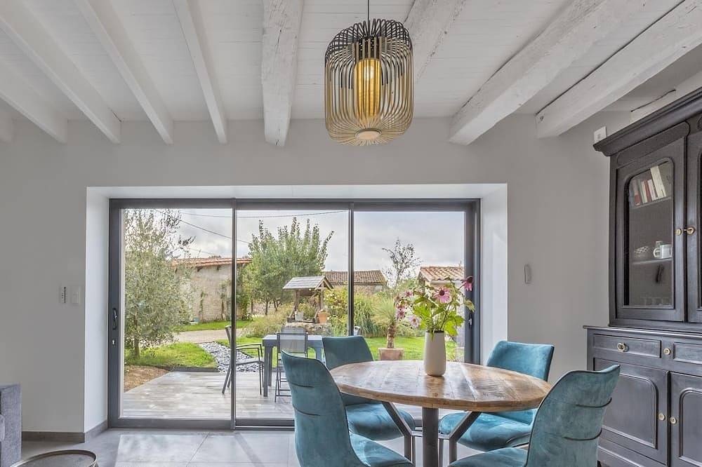 Comfort and Nature Cottage in Chef-Boutonne, Région de Niort