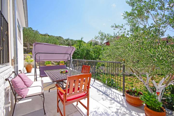 Ferienhaus für 4 Personen, mit Balkon/Terrasse in Trogir