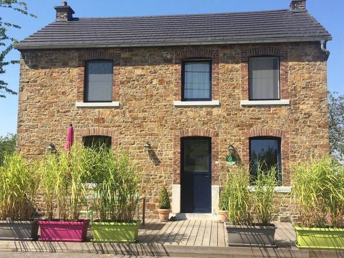 Location de vacances pour 4 personnes, avec terrasse ainsi que sauna et jardin dans Harre