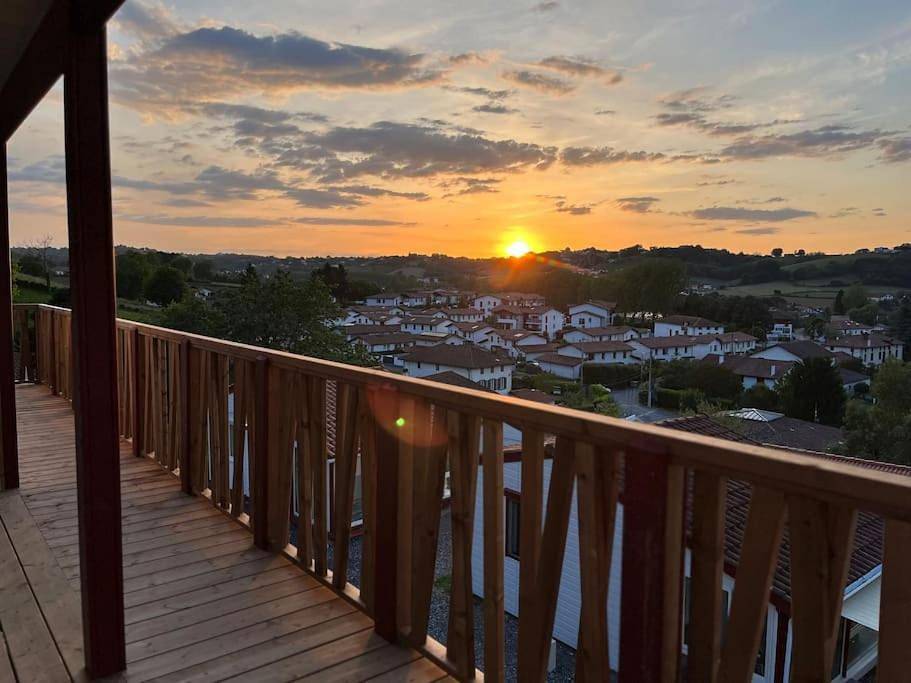 Chalet Eguzkitsua 3 étoiles avec piscine et barbecue - pays basque - in Hasparren, Région de Bayonne