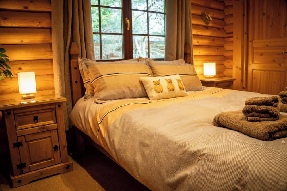 Vermont Lodge - Large Luxury Scandinavian Log Cabin with Hot Tub - Felmoor Park in Northumberland