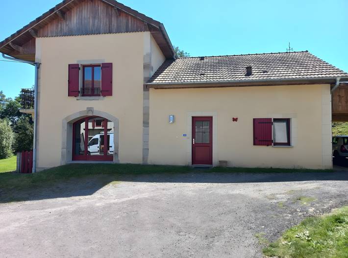 Gîte pour 12 personnes, avec jardin, animaux acceptés dans les Vosges