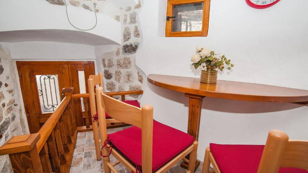 Ganze Ferienwohnung, Ferienwohnung für 2 Personen (15 m²) in Kotor in Kotor, Opština Kotor