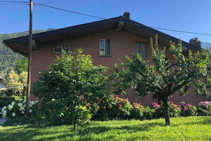 Location de vacances pour 6 personnes, avec vue et balcon à Comune di Saint-Pierre