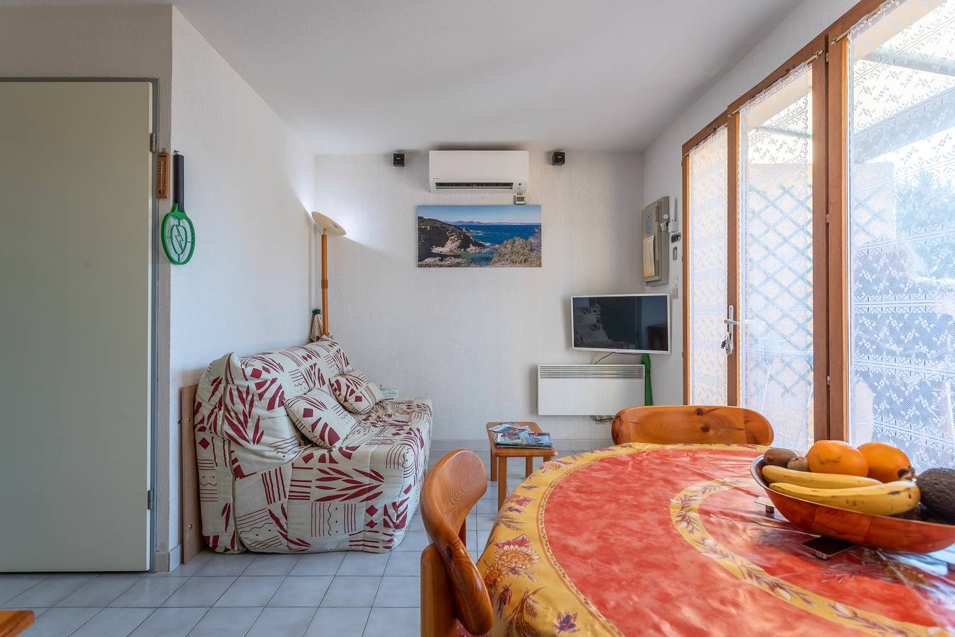 Appartement entier, Appartement 'Mazet Au Calme Pour 4 Personnes' avec piscine partagée, terrasse et climatisation in Bormes-les-Mimosas, Région de Toulon
