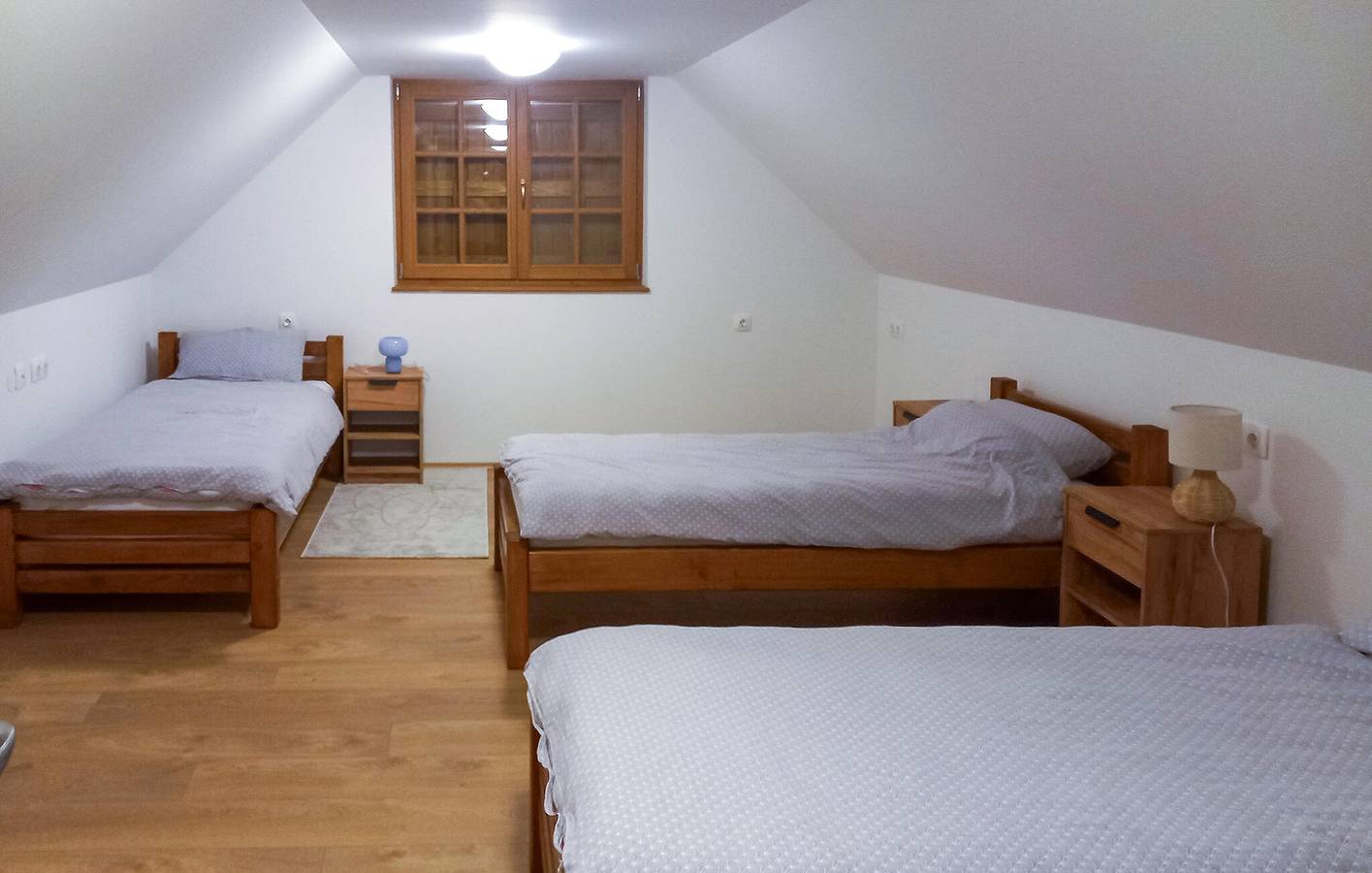 Gemütliche 1-Zimmer-Wohnung mit Terrasse, Grill und WLAN in der Nähe des Flusses Dobra in Ozalj, Karlovac und Umgebung