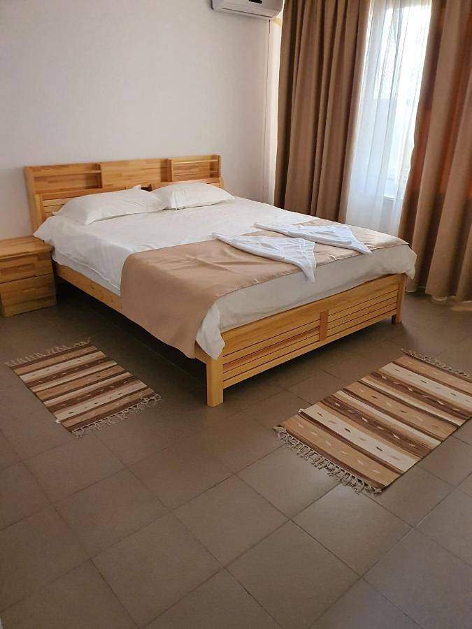 Maison d’hôte pour 3 personnes, avec jardin et terrasse dans Constanța