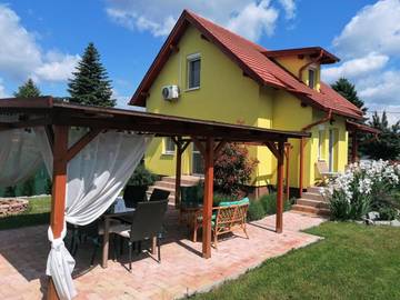 Location de vacances pour 8 personnes, avec jardin et vue à Sopron
