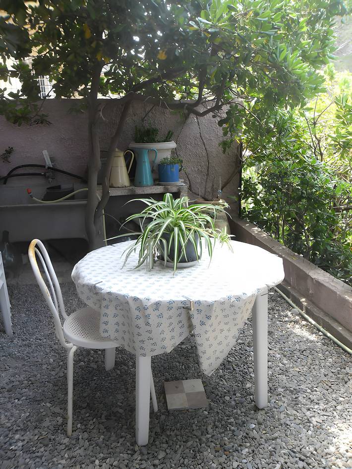 Apartamento entero, Apartamento 'Vacances À Port Vendres' con terraza privada, jardín privado y Wi-Fi in La Côte Vermeille, Port-Vendres
