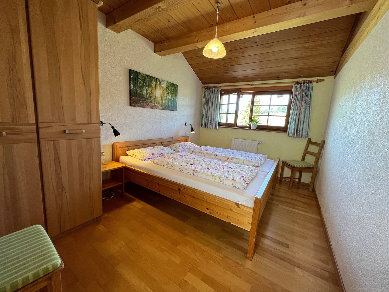 Ganze Wohnung, Ferienwohnung Sternschnuppe, 90 Qm' mit Bergblick, Gemeinschaftsgarten und Balkon in Titisee-Neustadt, Südschwarzwald