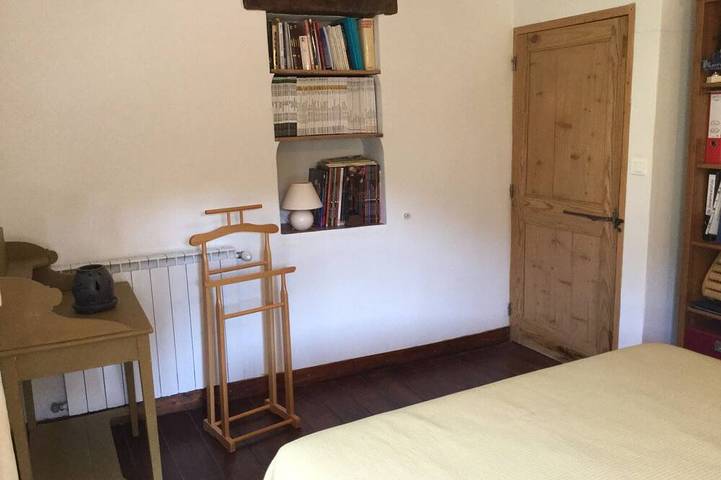 Gîte pour 6 personnes, avec terrasse et jardin, animaux acceptés à Lacoste - 3