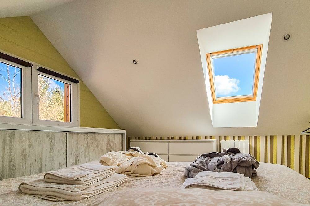 Notre cocon : chalet avec jacuzzi face à la forêt axe La Bresse-Gérardmer in Thiéfosse, Parc naturel régional des Ballons des Vosges
