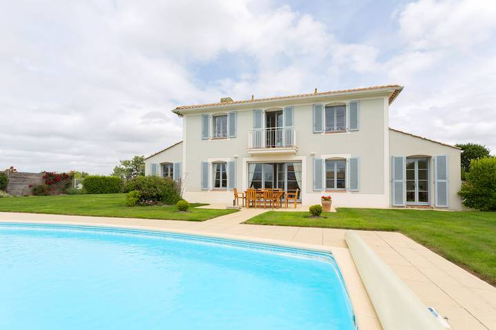 Location de vacances pour 8 personnes, avec piscine et jardin, animaux acceptés à L'Aiguillon-sur-Vie - 2