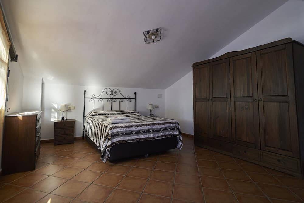 Magnífica Casa Rural, con amplias Terrazas, Porche, Piscina y Parking in Isla Cristina, Costa de la Luz