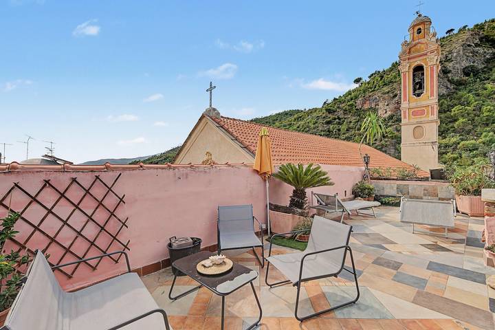 Quarto 'Camera em Dimora Histórica' com Terraço Partilhado, Wi-Fi e Ar Condicionado in Cisano sul Neva, Riviera di Ponente
