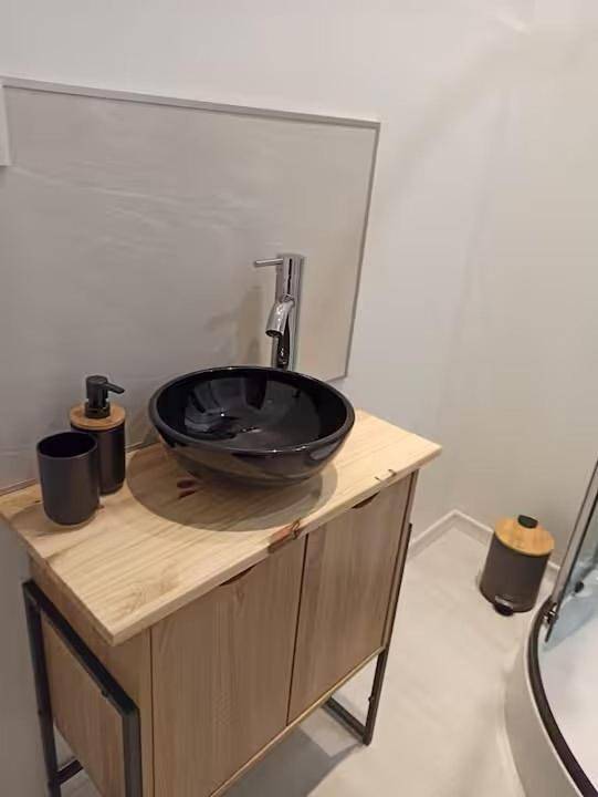 Gîte pour 4 personnes, avec jardin à Saint-Jean-le-Thomas - 3