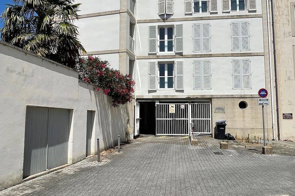 Entire apartment, 1 bedroom apartment + parking in the heart of town - Bright and quiet in La Rochelle, La Rochelle region
