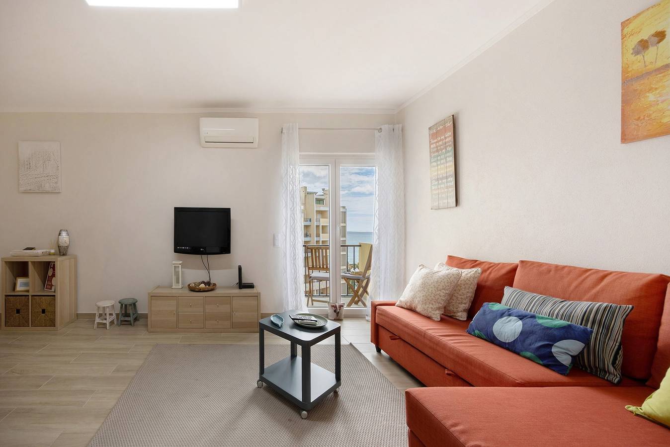 Apartamento entero, Apartamento "Casa Alegre" con vistas al mar, balcón y Wi-Fi in Praia da Rocha, Portimão