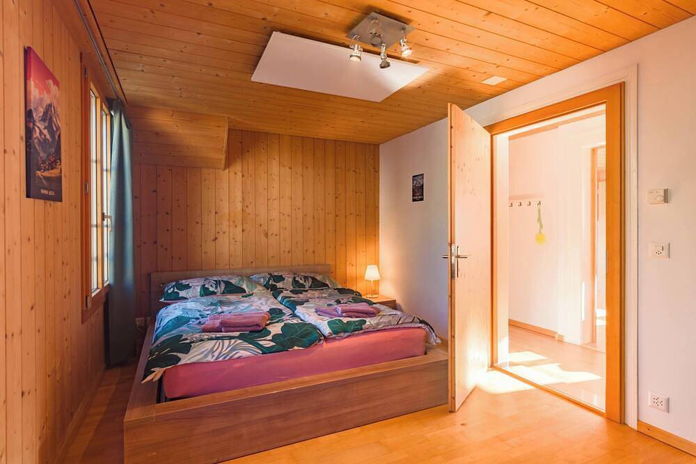 Geheel appartement, Lakefront Apartment in Spiez Bay in Spiez, Meer van Thun