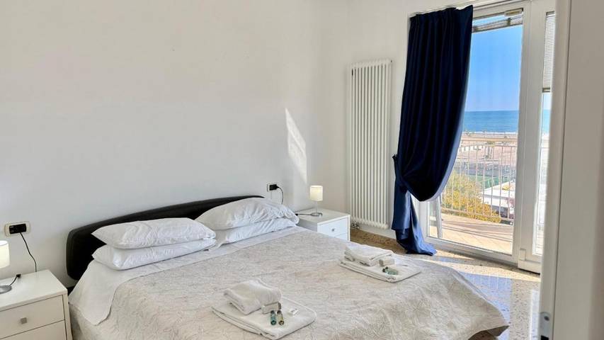 Ferienwohnung für 4 Personen, mit Kinderpool und Ausblick sowie Pool und Terrasse, mit Haustier in Chioggia - 4