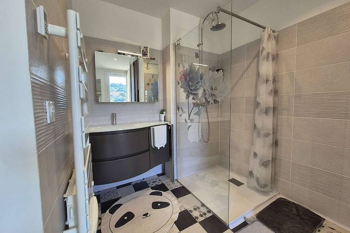 Gîte pour 4 personnes, avec balcon dans Office De Tourisme De Saint Mandrier - 4