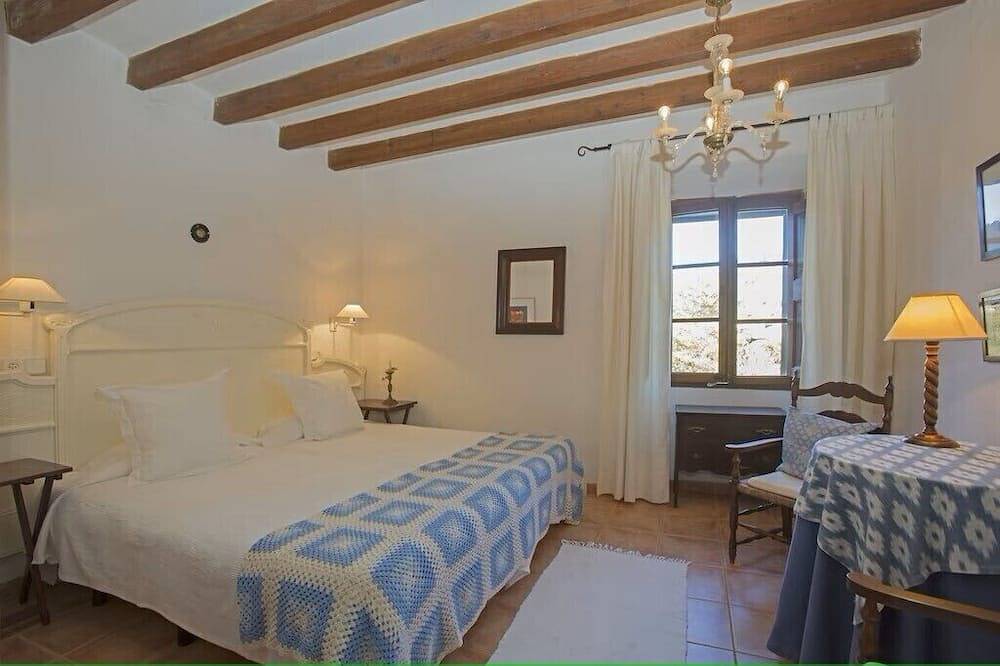 Exquisite Family Villa With Pool, Wifi, Sat Tv, and Enchanting Outdoor Garden in Puerto de Sóller, Sóller