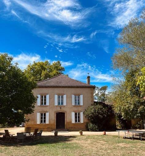 Appartement de vacances pour 2 personnes, avec piscine ainsi que jardin et vue