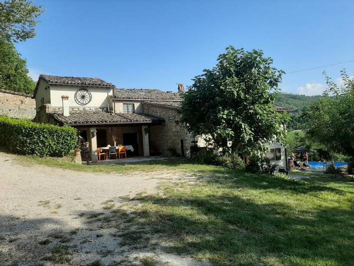 Casa vacanza per 13 persone, con Terrazza e Giardino nonché Piscina e Panorama a Urbino