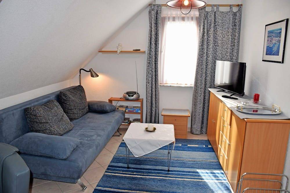 Ganze Wohnung, Ferienwohnung mit Sonnenbalkon 02 - Gästehaus Kapitän Winston in Lauterbach (Rügen), Putbus