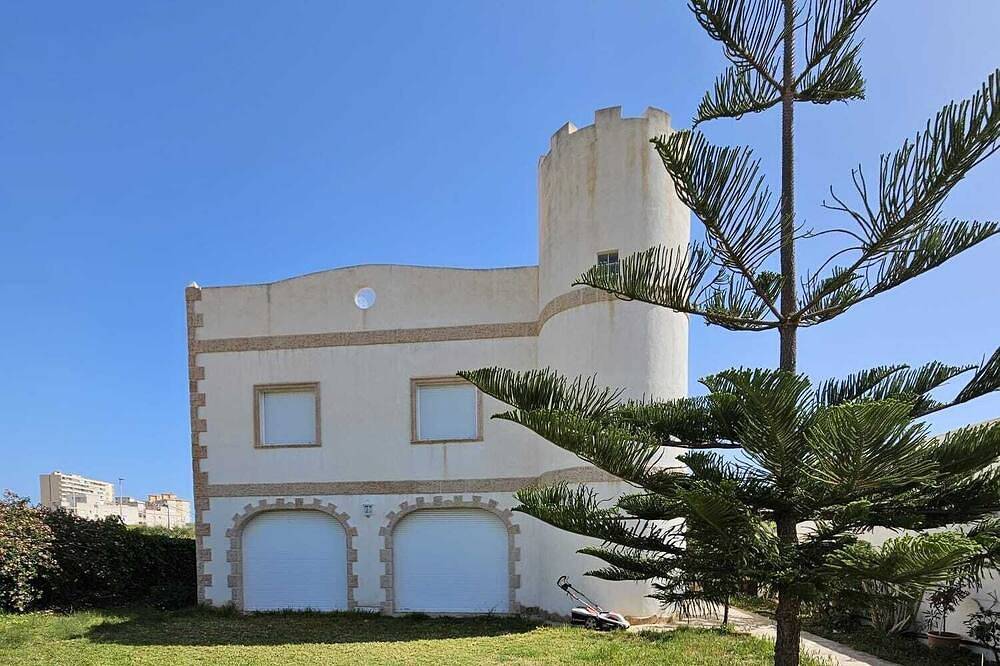 Vacation home (10 people) for families with pool, garden, roof terrace, close to the beach in Bellreguart, Costa de Valencia