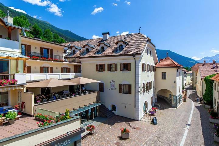 Vakantiewoning voor 4 personen, with uitzicht and terras as well as sauna in Mals