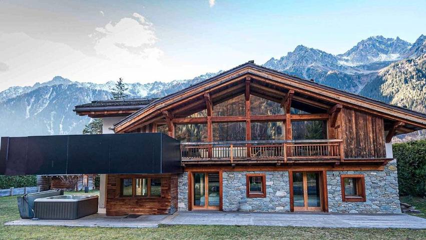 Gîte pour 14 personnes, avec Balcon et Jacuzzi ainsi que Terrasse et Jardin à Canal San Bovo