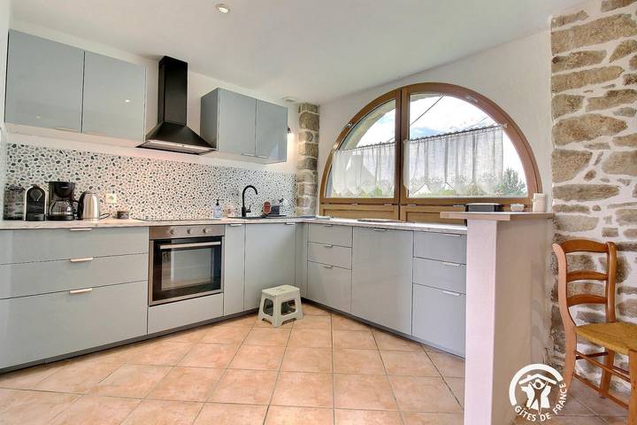 Gîte pour 5 personnes, avec jardin et terrasse à Plouhinec (Morbihan) - 2