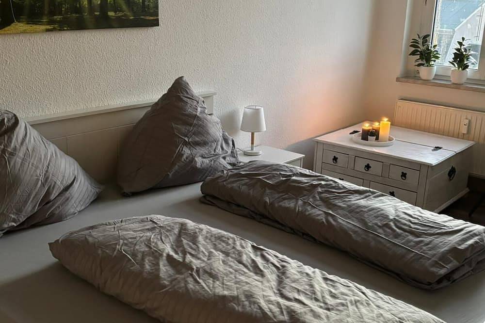 Ganze Wohnung, Geschmackvolle Fewo 100qm 3Schlazi.,6Pers.,Vollausstattung in Plauen, Chemnitz und Umgebung