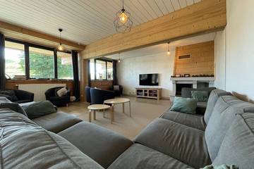 Gîte pour 15 personnes, animaux acceptés à Albepierre-Bredons