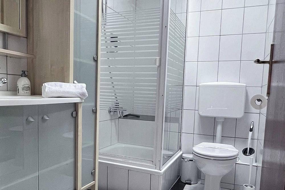Ganze Wohnung, Moderne Wohnung mit Terasse, 15min Centro Netflix in Dinslaken, Niederrhein