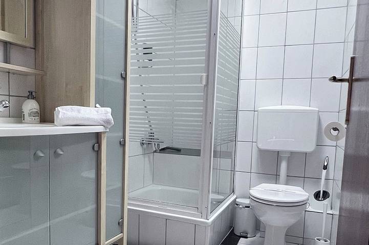Ganze Wohnung, Moderne Wohnung mit Terasse, 15min Centro Netflix in Dinslaken, Kreis Wesel