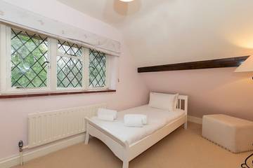 Glamping for 7 People in Sonning Common, Oxfordshire, Photo 2