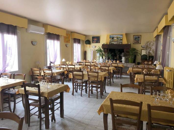 Hôtel pour 3 personnes, avec terrasse et jardin, animaux acceptés à Aups - 4