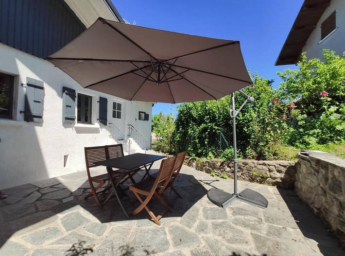Location de vacances pour 4 personnes, avec jardin à Neuvecelle